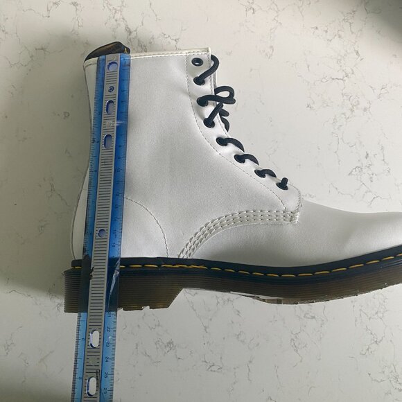 NWT Doc Martens 1460 Women's Softy T Leather Lace-up Combat Boots White Size 11 - Picture 12 of 14